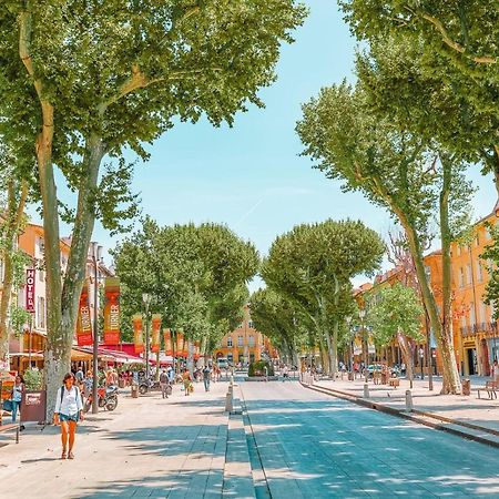 Logement Prive, Spacieux Et Moderne, Situe Entre Le Luberon, La Cote Marseillaise, La Provence Et Ses Richesses. Pertuis Exterior foto