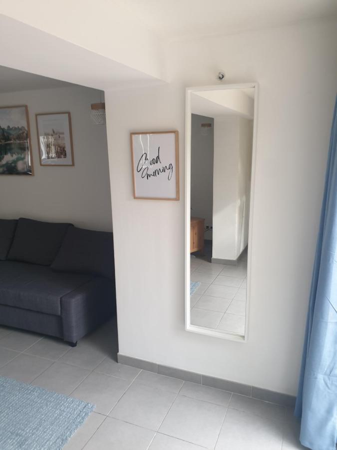 Logement Prive, Spacieux Et Moderne, Situe Entre Le Luberon, La Cote Marseillaise, La Provence Et Ses Richesses. Pertuis Exterior foto