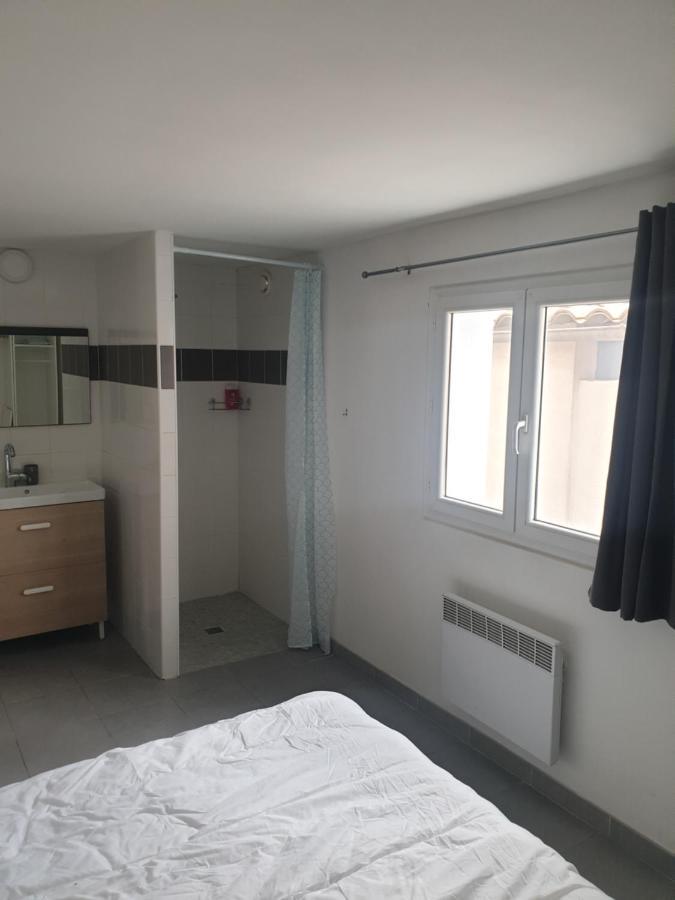 Logement Prive, Spacieux Et Moderne, Situe Entre Le Luberon, La Cote Marseillaise, La Provence Et Ses Richesses. Pertuis Exterior foto